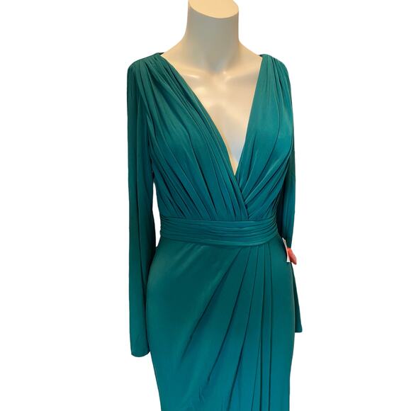 Mac Duggal 26554 V-Neck Long Sleeve Emerald Green Jersey High Slit Gown - Picture 3 of 8